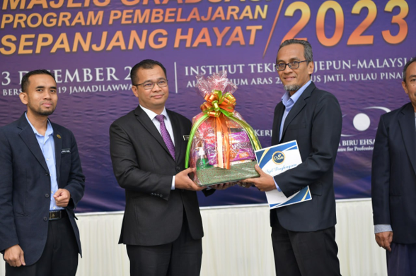 Anugerah Cabaran Tangga Terbaik 2023