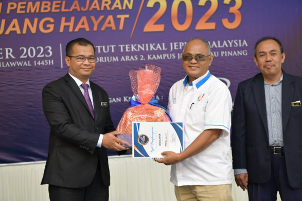 Anugerah Cabaran Tangga Terbaik 2023